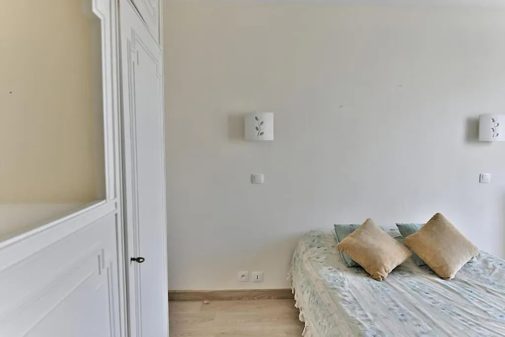 Appartement Central Avenue Du Maine - II Paris 0*,  France