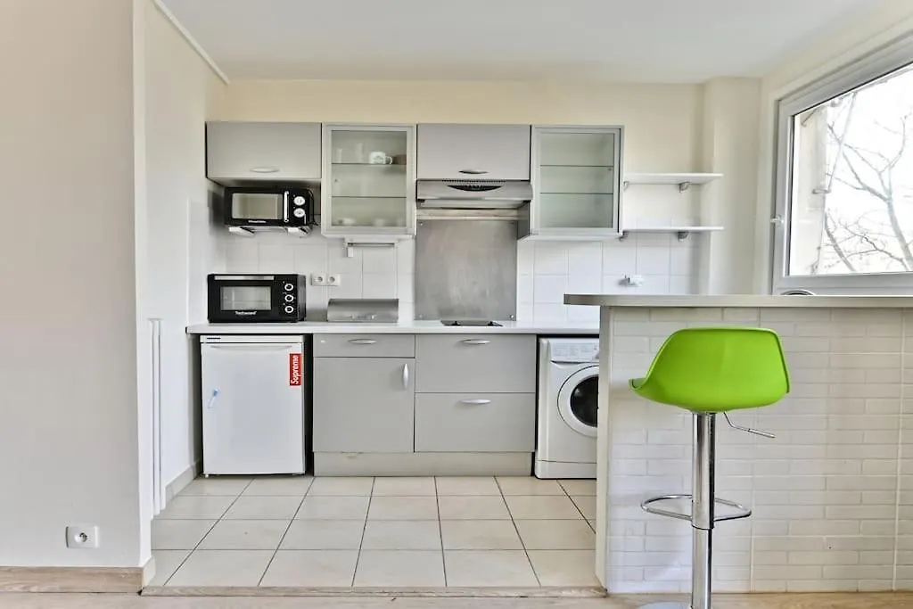 Appartement Central Avenue Du Maine - II Paris 0*,  France