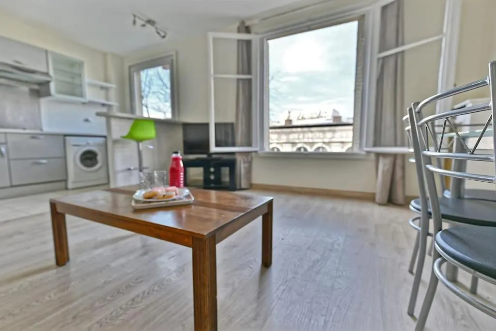 Appartement Central Avenue Du Maine - II Paris 0*,
