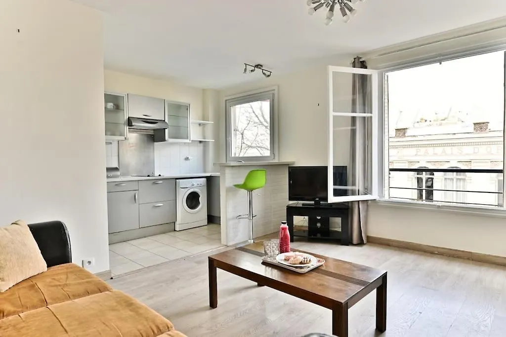Appartement Central Avenue Du Maine - II Paris Apartment